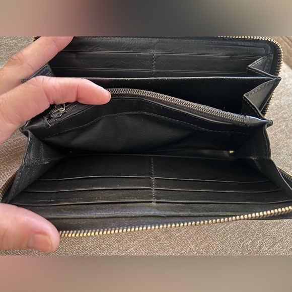 Gucci Guccisima Black Leather Wallet - Picture 9 of 10